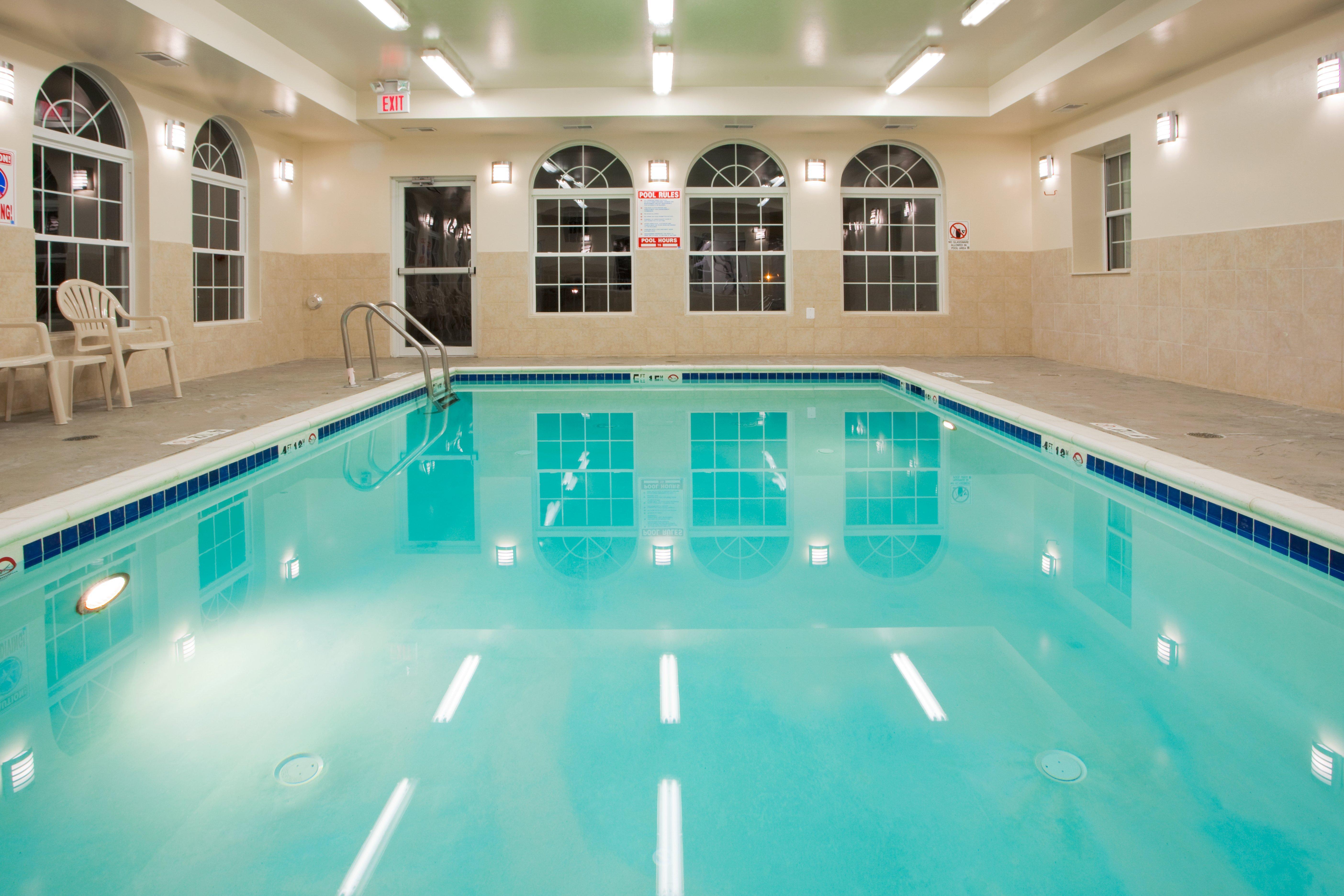 Holiday Inn Express Prince Frederick By Ihg מראה חיצוני תמונה