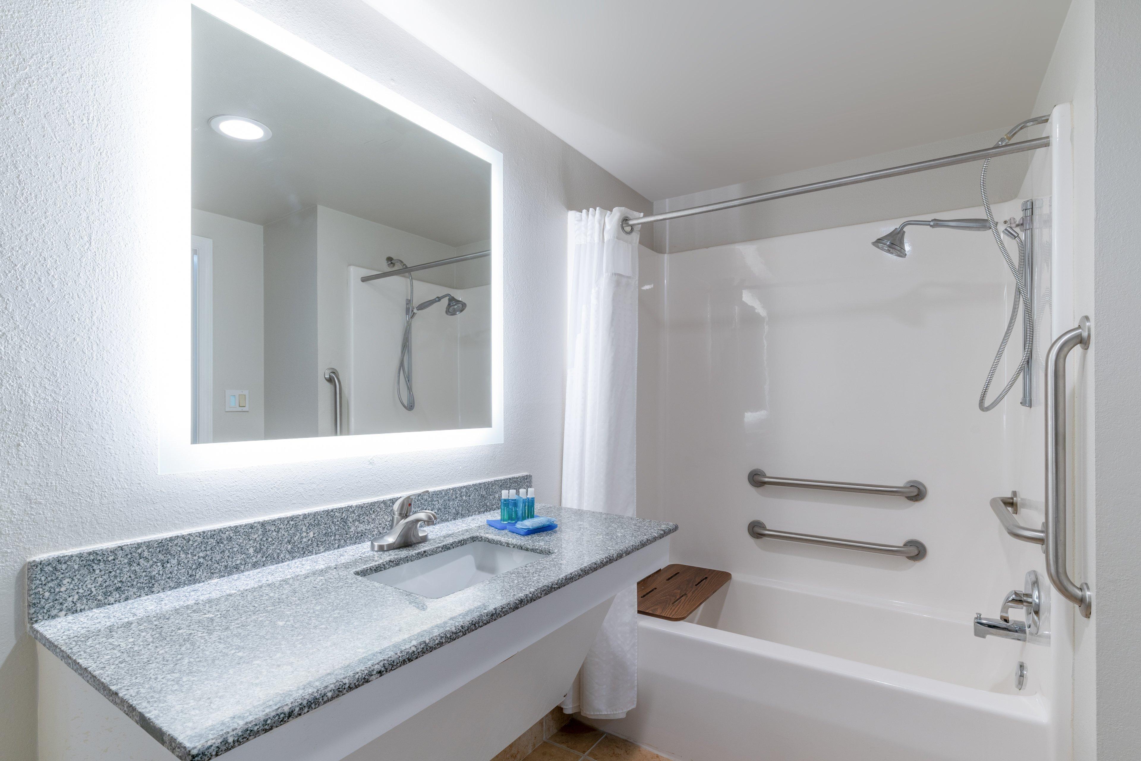 Holiday Inn Express Prince Frederick By Ihg מראה חיצוני תמונה