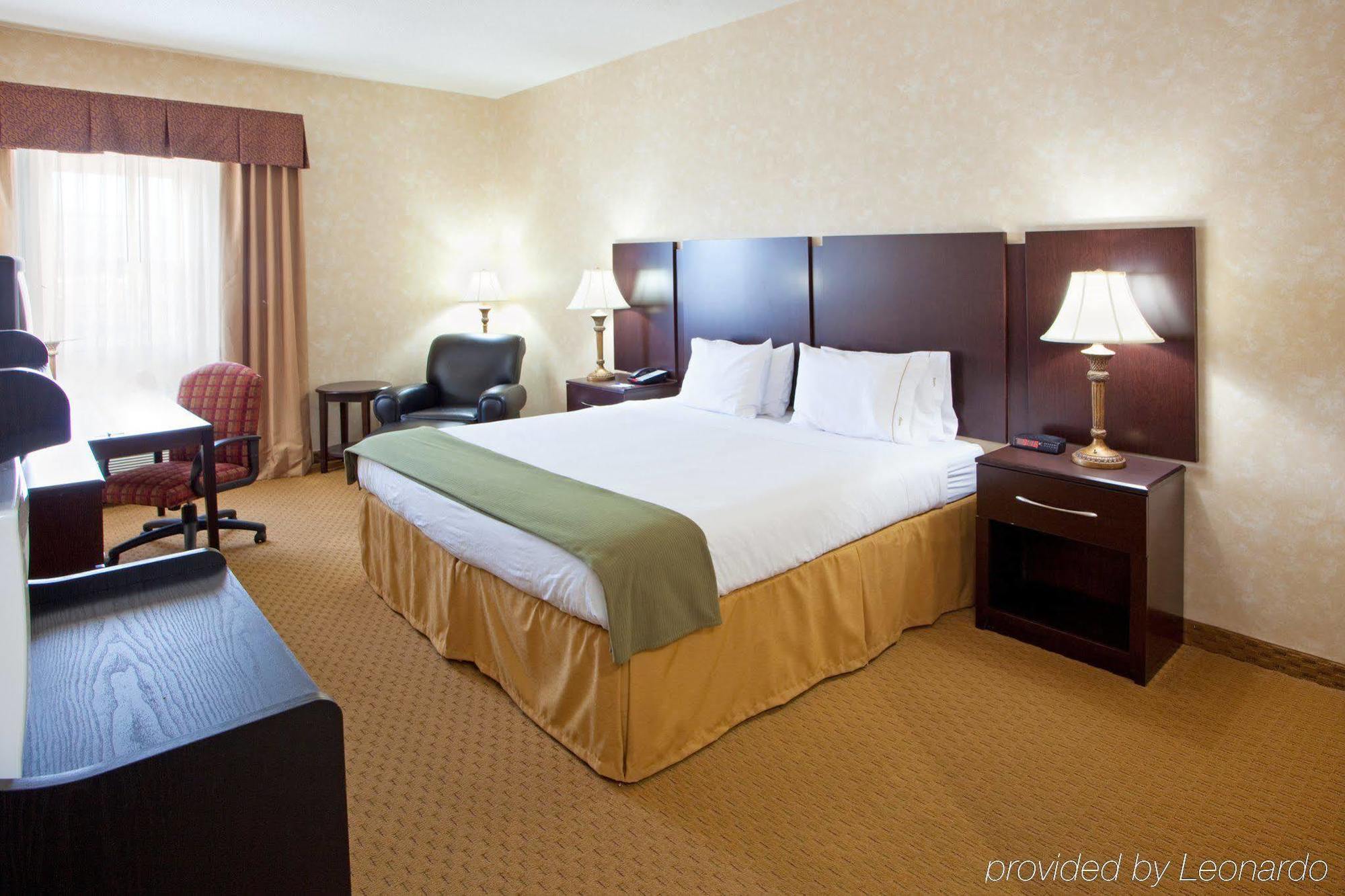Holiday Inn Express Prince Frederick By Ihg מראה חיצוני תמונה