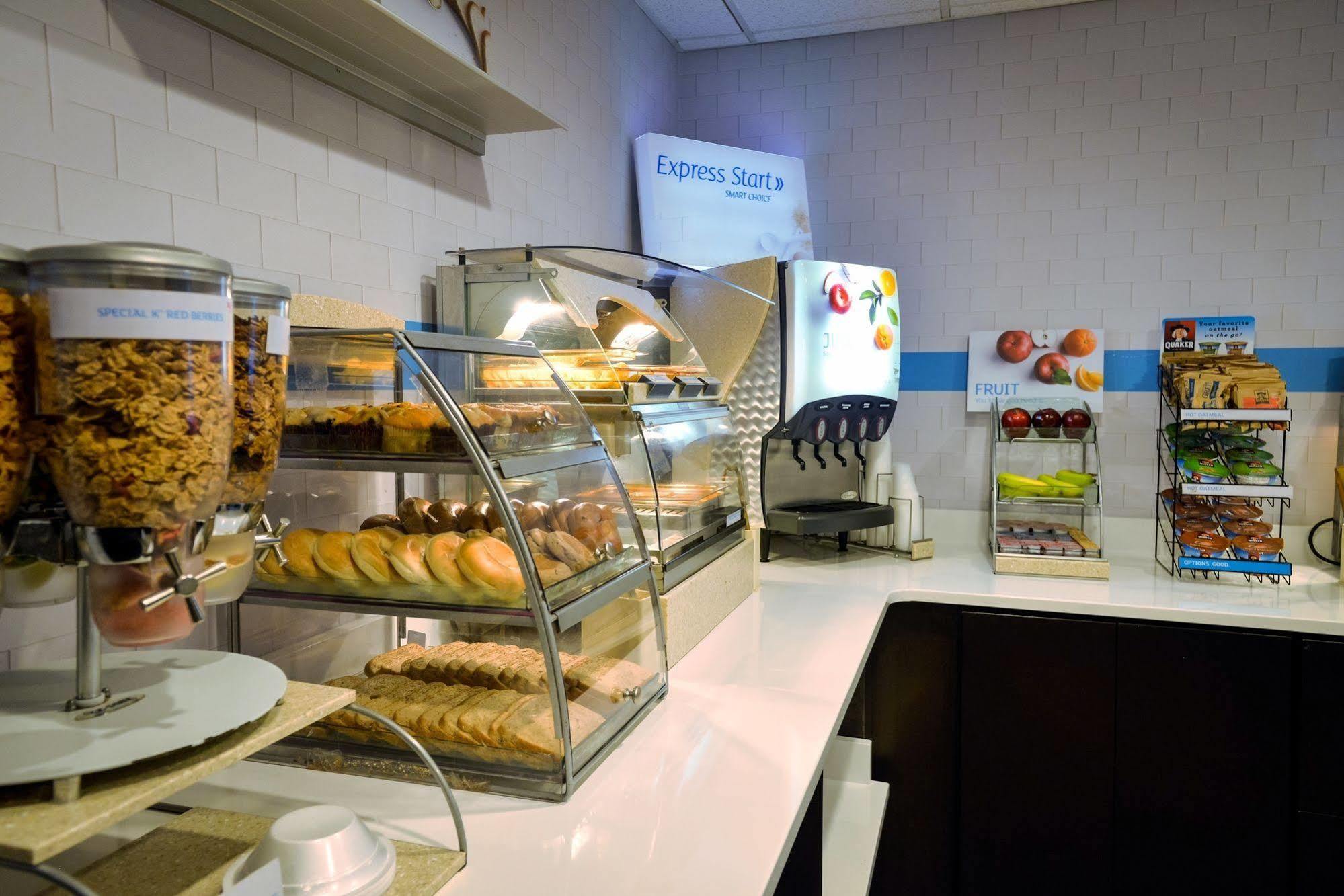 Holiday Inn Express Prince Frederick By Ihg מראה חיצוני תמונה