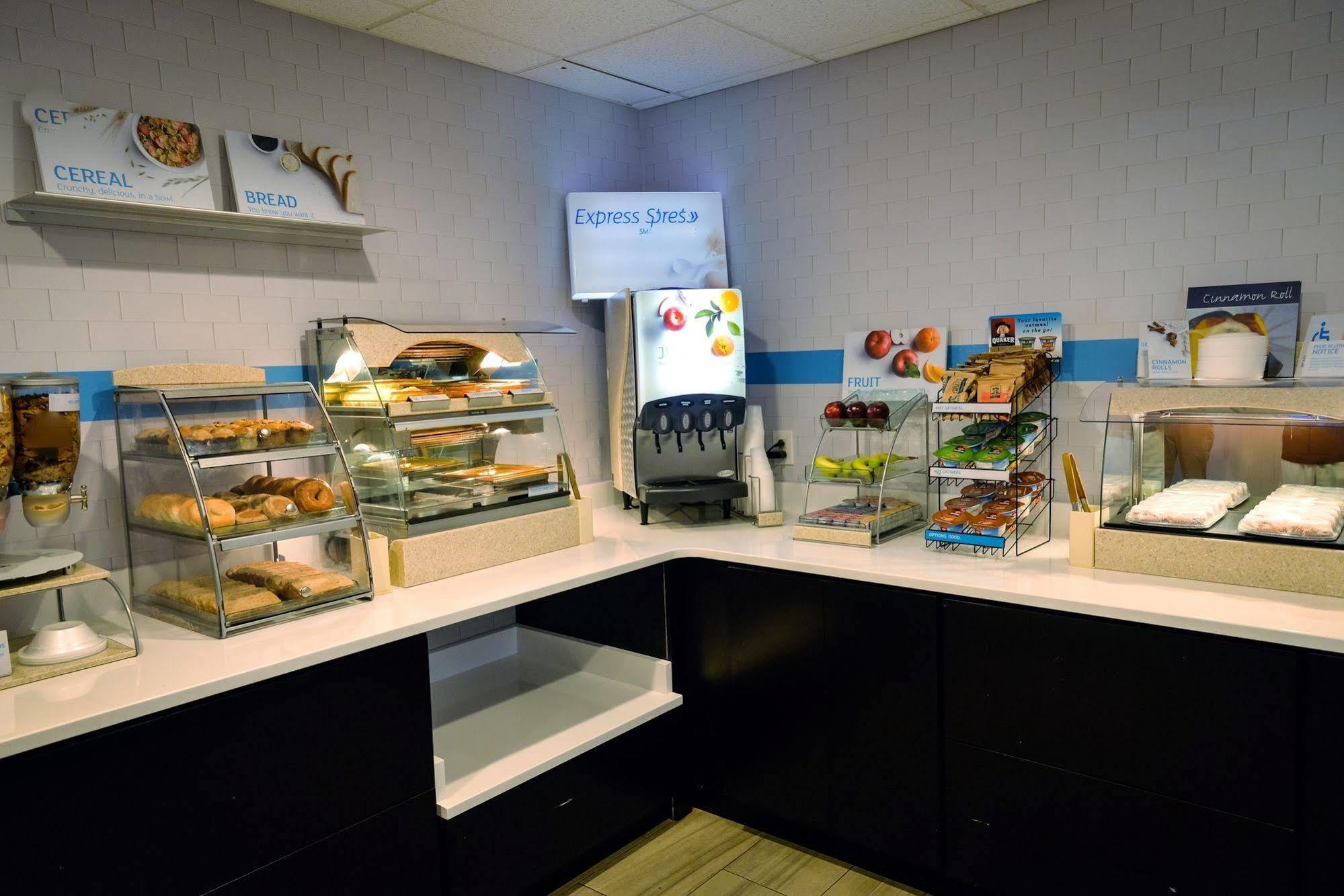 Holiday Inn Express Prince Frederick By Ihg מראה חיצוני תמונה