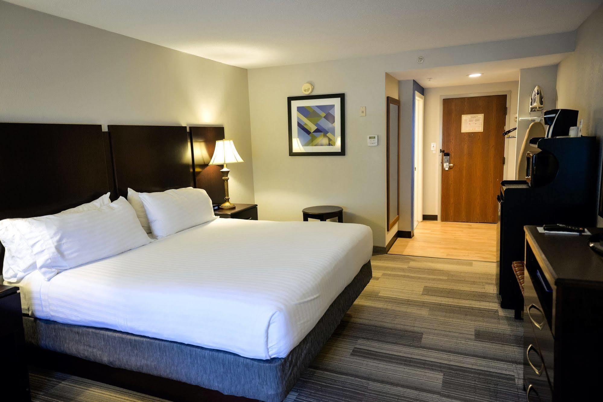 Holiday Inn Express Prince Frederick By Ihg מראה חיצוני תמונה