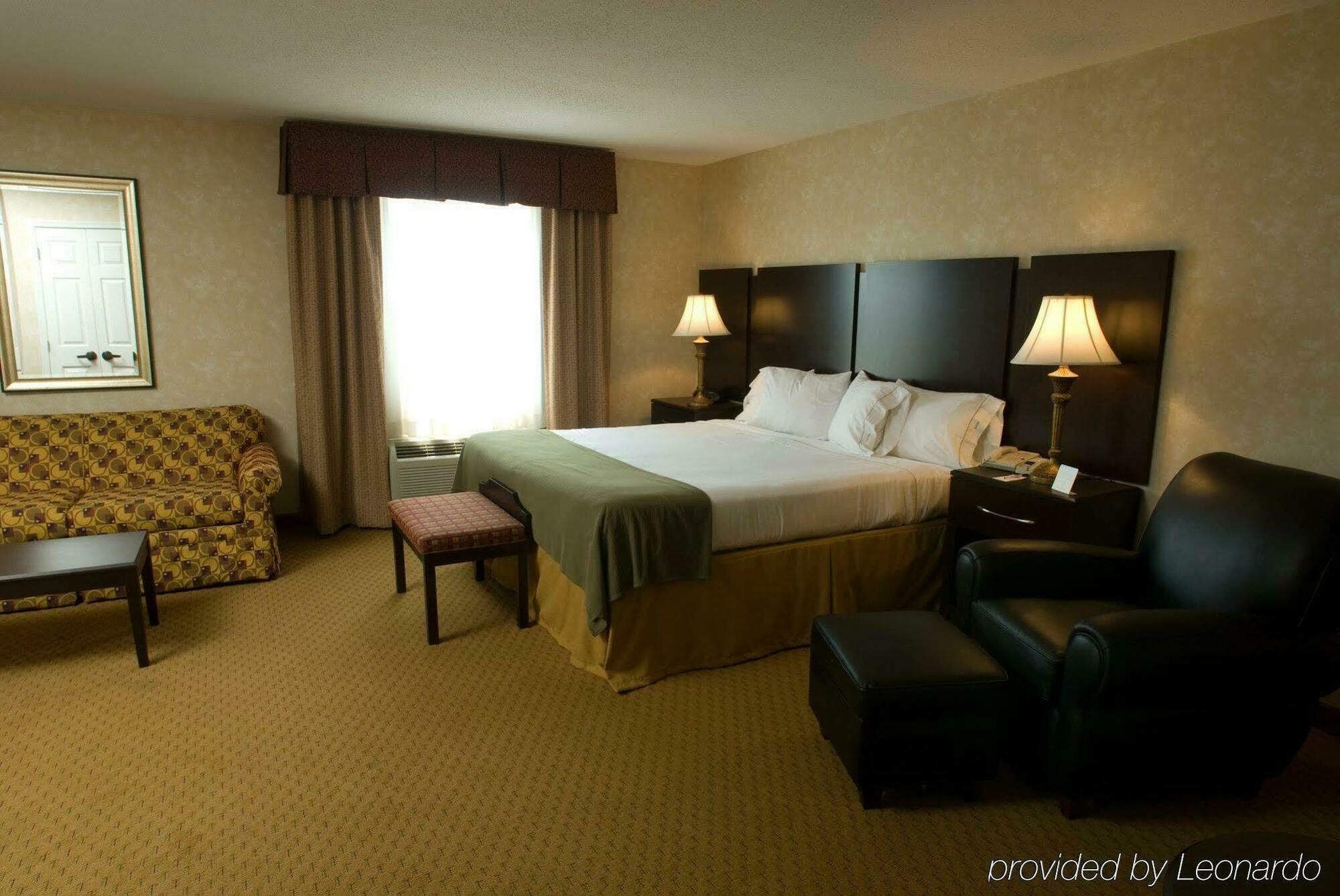 Holiday Inn Express Prince Frederick By Ihg מראה חיצוני תמונה